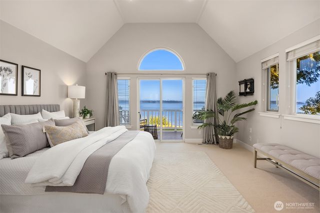 10668 NE Manor Lane, Bainbridge Island, WA 98110