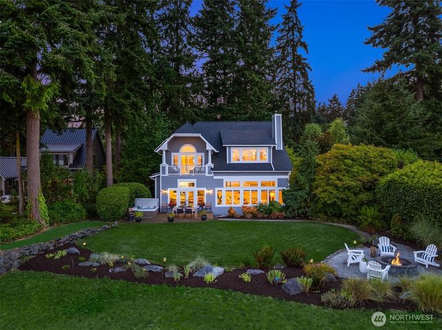 10668 NE Manor Lane, Bainbridge Island, WA 98110