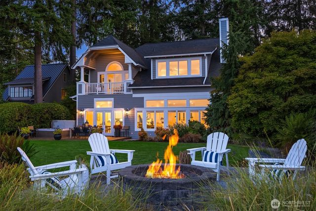 10668 NE Manor Lane, Bainbridge Island, WA 98110