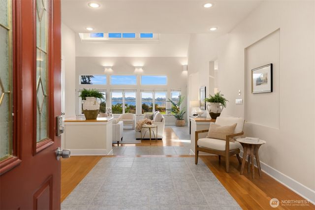 10668 NE Manor Lane, Bainbridge Island, WA 98110