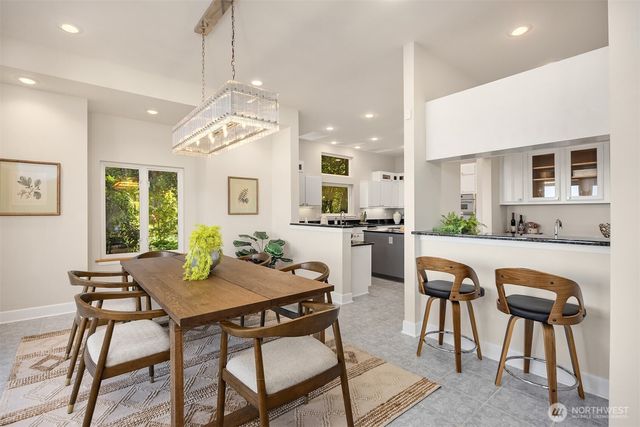 10668 NE Manor Lane, Bainbridge Island, WA 98110