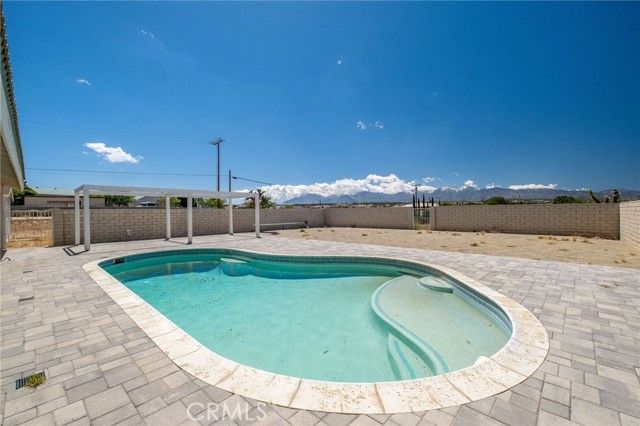 6748 Coriander, Oak Hills, CA 92344