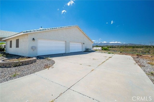 6748 Coriander, Oak Hills, CA 92344