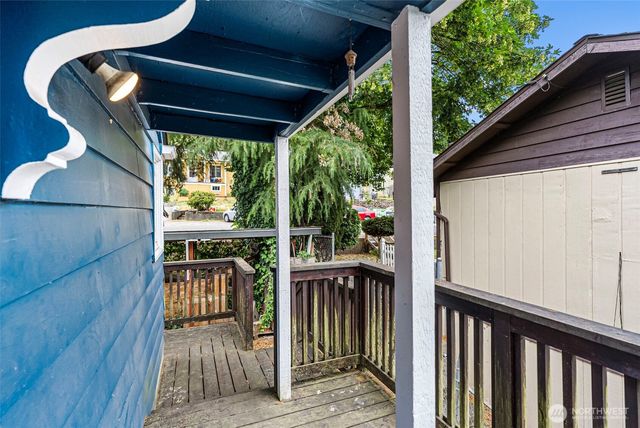 1948 N Callow Avenue, Bremerton, WA 98312
