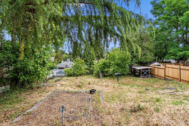 1948 N Callow Avenue, Bremerton, WA 98312
