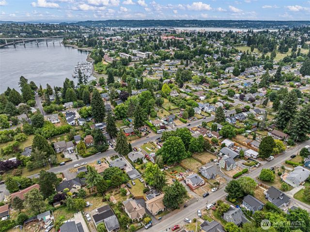 1948 N Callow Avenue, Bremerton, WA 98312