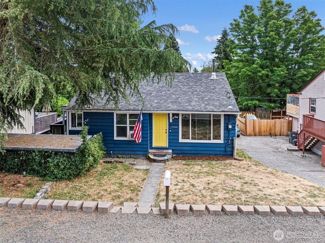 1948 N Callow Avenue, Bremerton, WA 98312