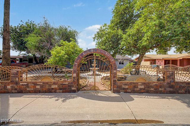6241 W HIGHLAND Avenue, Phoenix, AZ 85033