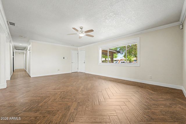 6241 W HIGHLAND Avenue, Phoenix, AZ 85033