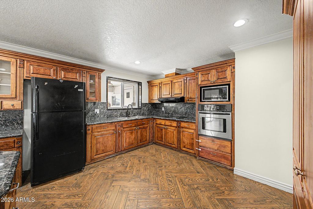 6241 W HIGHLAND Avenue, Phoenix, AZ 85033 — photo 4