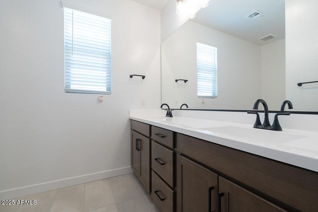 40101 N Alameda Drive, San Tan Valley, AZ 85140