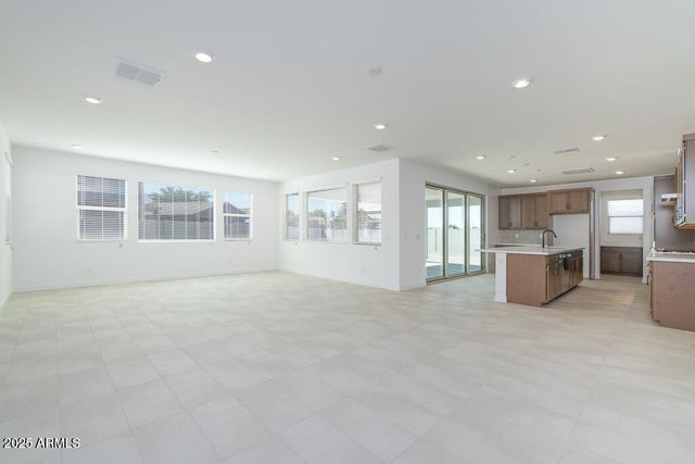 40101 N Alameda Drive, San Tan Valley, AZ 85140