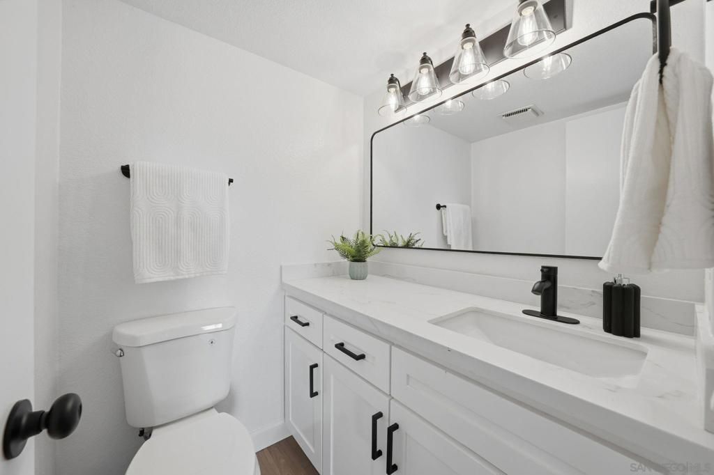 Image 18 of property listing at 10450 Ridgewater Ln, San Diego, CA 92131