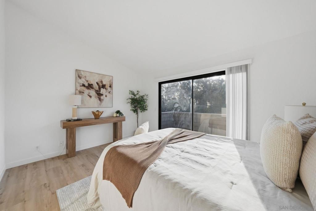 Image 23 of property listing at 10450 Ridgewater Ln, San Diego, CA 92131