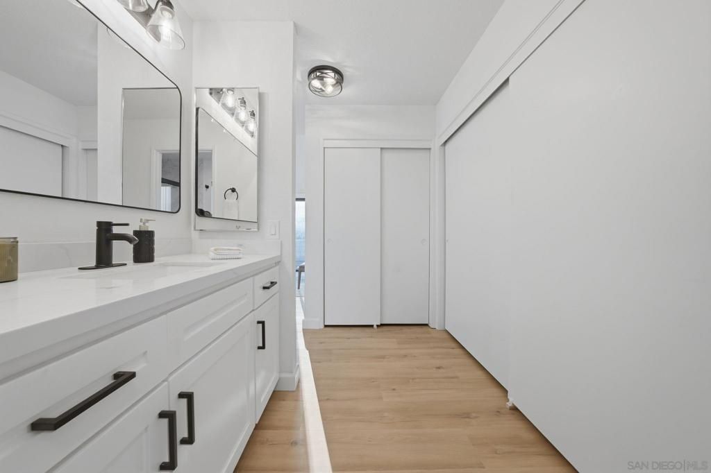 Image 24 of property listing at 10450 Ridgewater Ln, San Diego, CA 92131