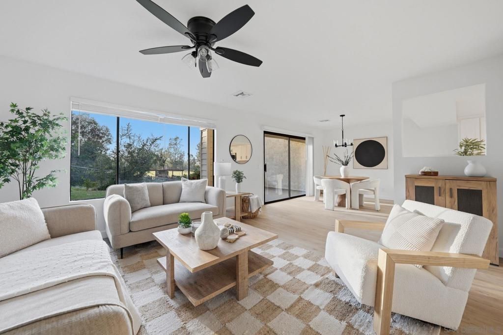 Image 3 of property listing at 10450 Ridgewater Ln, San Diego, CA 92131