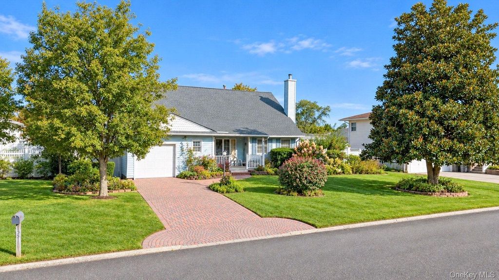 35 Jackson Avenue, Centereach, NY 11720 — photo 2