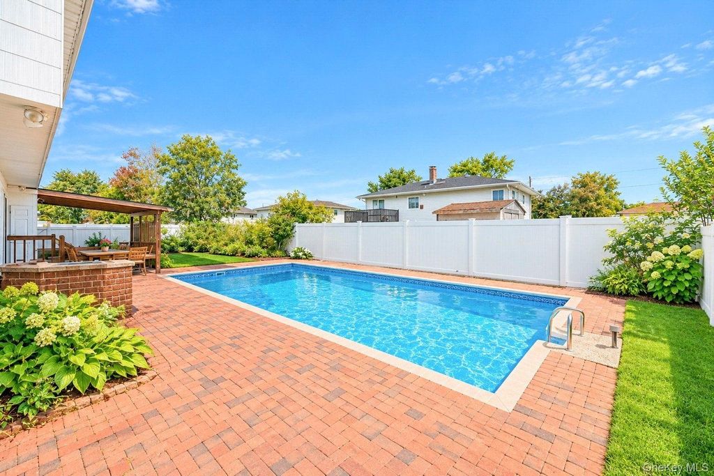 35 Jackson Avenue, Centereach, NY 11720 — photo 5