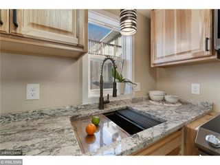 1040 Rose Avenue E, Saint Paul, MN 55106