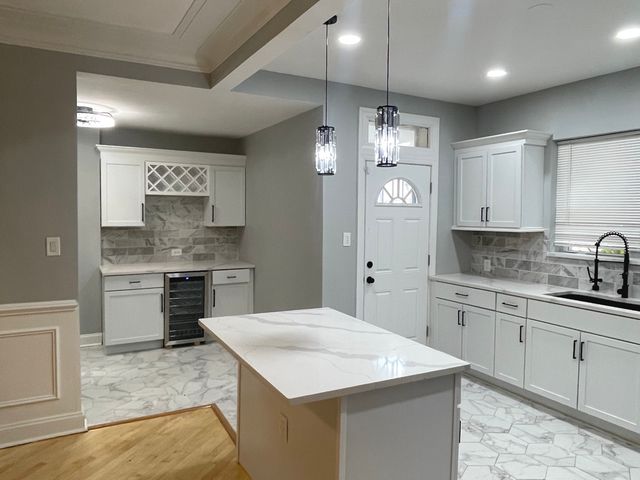 8258 S Rhodes Avenue, Chicago, IL 60619