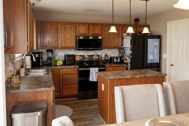 201 Americana Circle, Fairview Heights, IL 62208