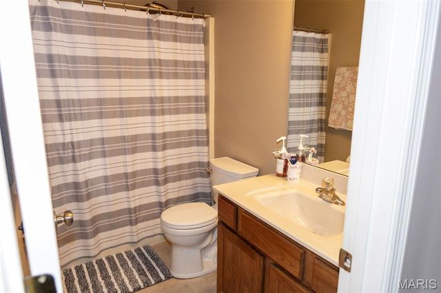 201 Americana Circle, Fairview Heights, IL 62208