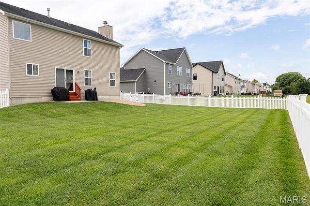 201 Americana Circle, Fairview Heights, IL 62208