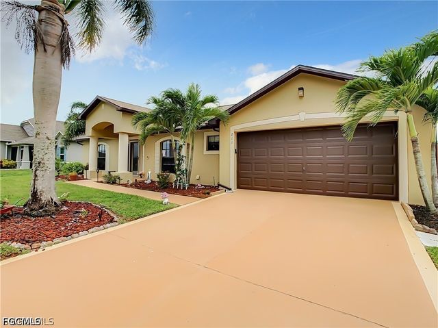 211 NW 26th AVE, Cape Coral, FL 33993
