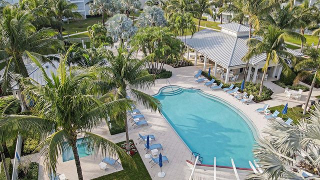 543 Bay Colony Drive N Slip 8, Juno Beach, FL 33408