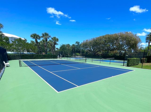 543 Bay Colony Drive N Slip 8, Juno Beach, FL 33408