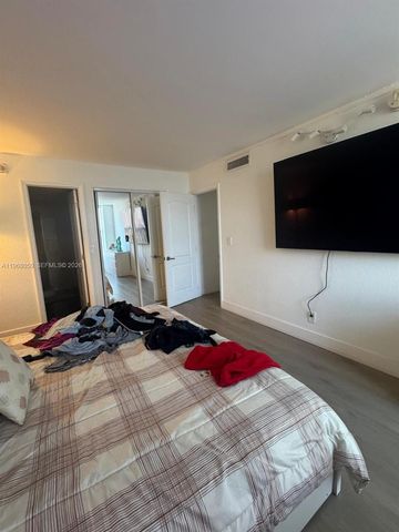 2020 NE 135th Street 811, North Miami, FL 33181