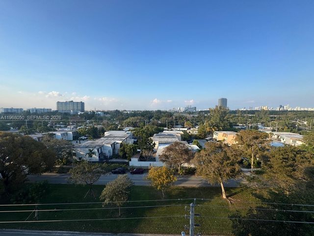 2020 NE 135th Street 811, North Miami, FL 33181