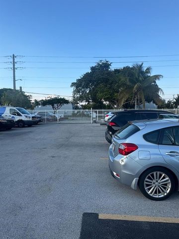 2020 NE 135th Street 811, North Miami, FL 33181