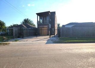 8136 N Main Street, Houston, TX 77022
