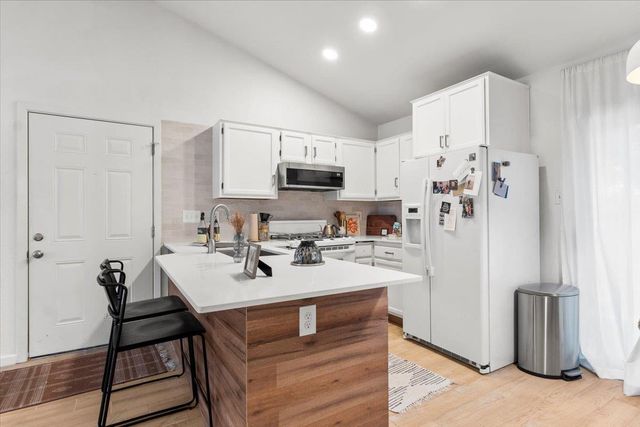 1411 Gracy Farms LN 85, Austin, TX 78758