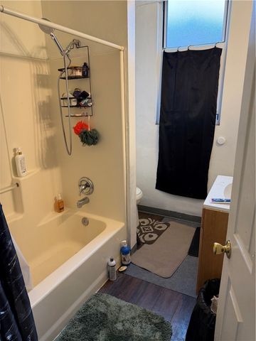 7500 Ellesmere St, Swissvale, PA 15218