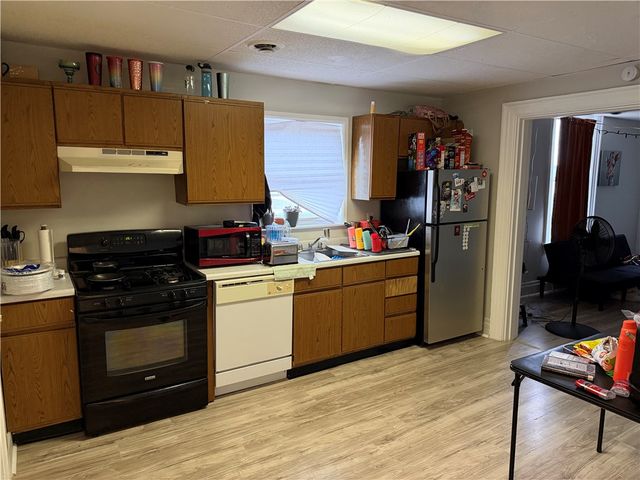 7500 Ellesmere St, Swissvale, PA 15218