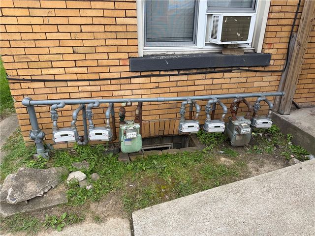 7500 Ellesmere St, Swissvale, PA 15218