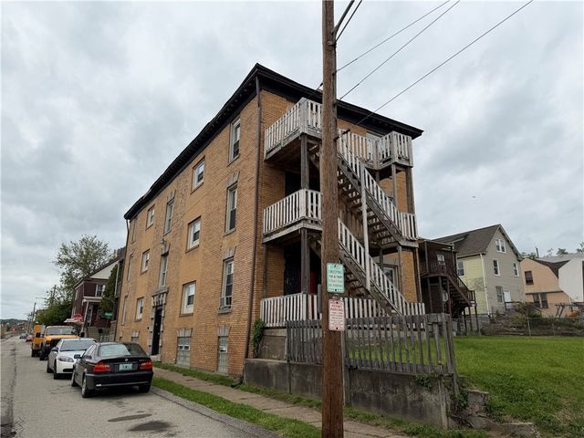 7500 Ellesmere St, Swissvale, PA 15218