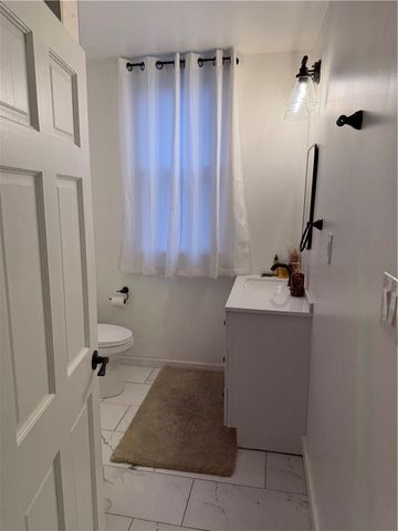 7500 Ellesmere St, Swissvale, PA 15218