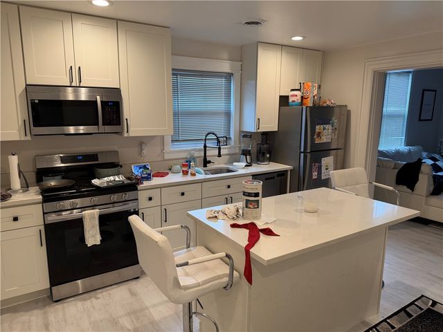 7500 Ellesmere St, Swissvale, PA 15218