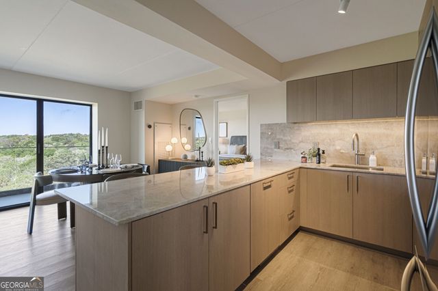 2460 Peachtree Road NE 613, Atlanta, GA 30305