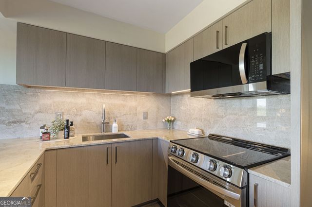 2460 Peachtree Road NE 613, Atlanta, GA 30305