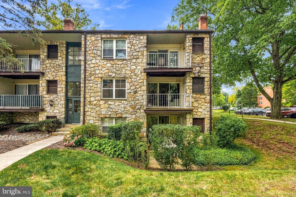 235 DRUMMERS LN #235, WAYNE, PA 19087 — exterior