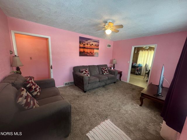 5221 Melvin Drive, Toledo, OH 43615