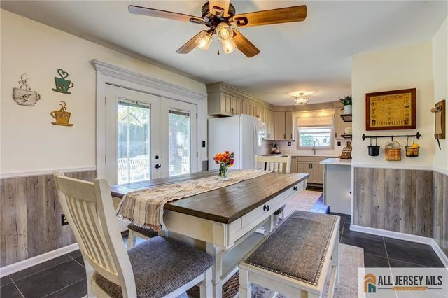 10 Norwood Avenue, Monroe, NJ 08831