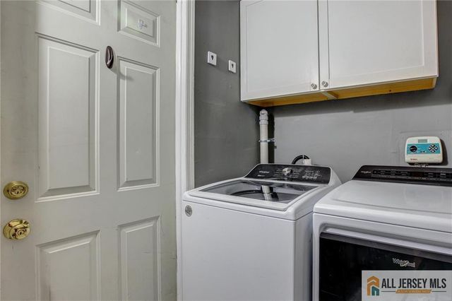 10 Norwood Avenue, Monroe, NJ 08831