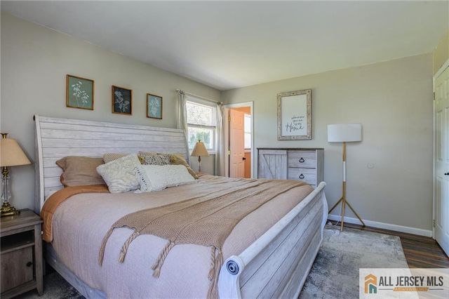 10 Norwood Avenue, Monroe, NJ 08831