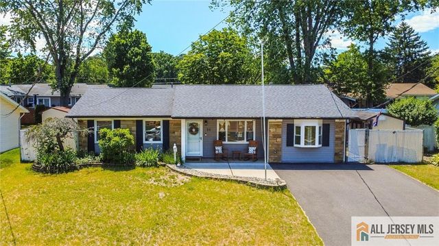 10 Norwood Avenue, Monroe, NJ 08831