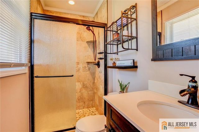 10 Norwood Avenue, Monroe, NJ 08831